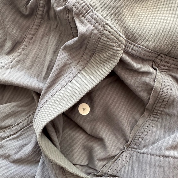 Lululemon Studio pants - Picture 4 of 4